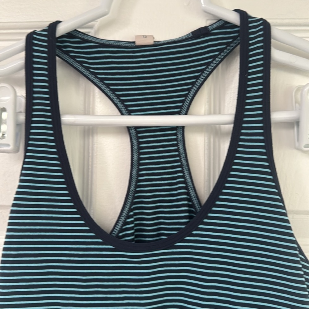 Lululemon Racerback Tank Top Women's Athletic Sleeveless Blue Activewear size 8 - Picture 2 of 5